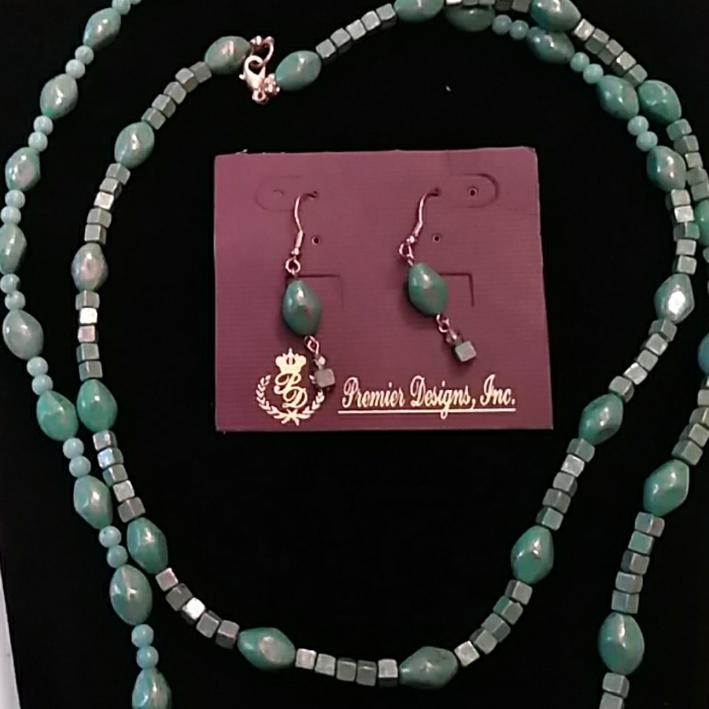 Santa Rosa long necklace & earrings Premier Design